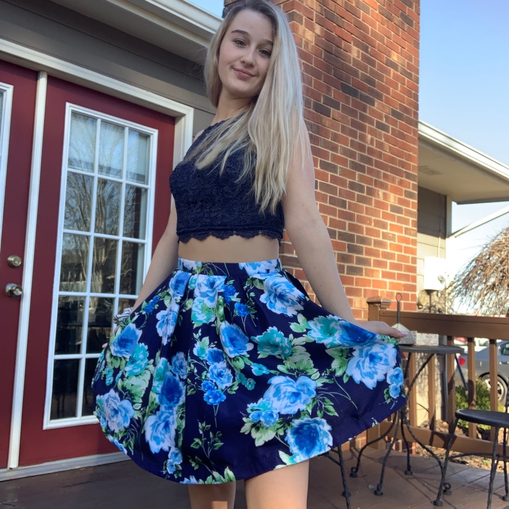 Formal dress. Blue with flowers